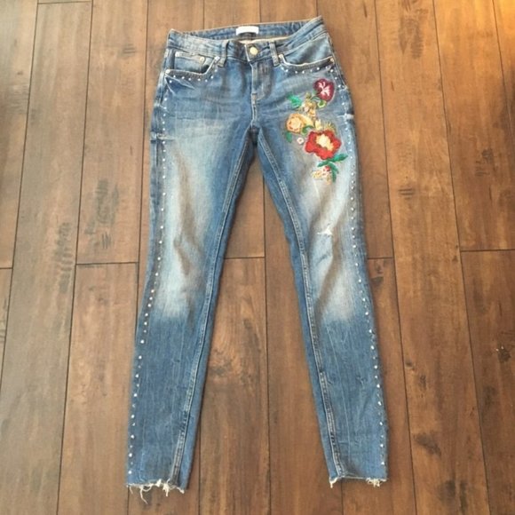 Beaded Flower Zara Jeans - Picture 1 of 6